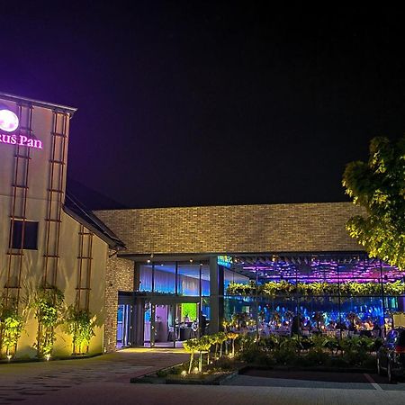 Piotrus Pan Hotel Brzesko Exterior photo