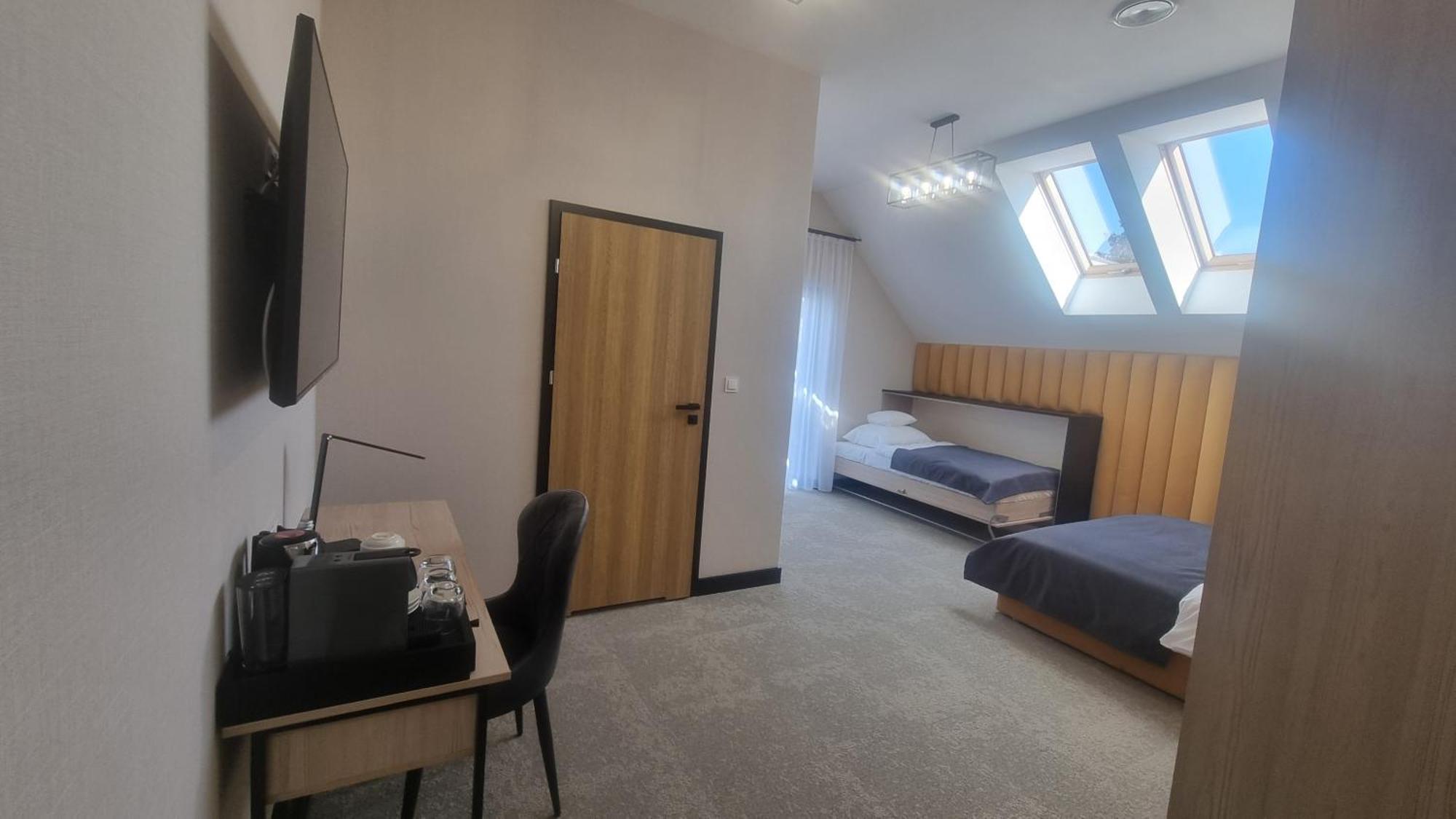 Piotrus Pan Hotel Brzesko Exterior photo