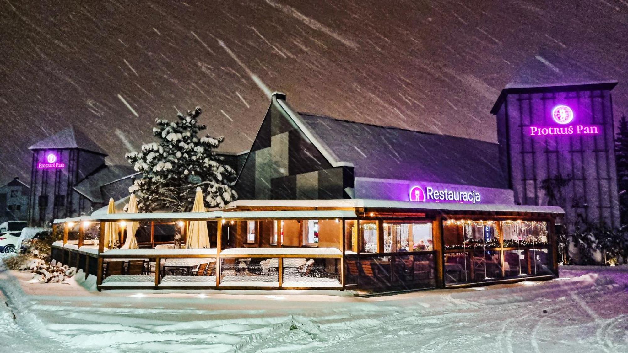 Piotrus Pan Hotel Brzesko Exterior photo